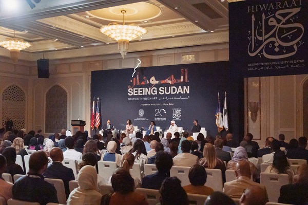 بتجمع كبير للفنانين والمفكرين.. 